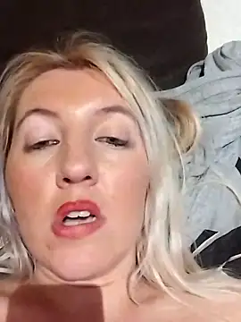 Snapshot of Mllesha74000 chatting on 02/23/25, 02:46 Mllesha74000 online show from 02/23/25, 02:46