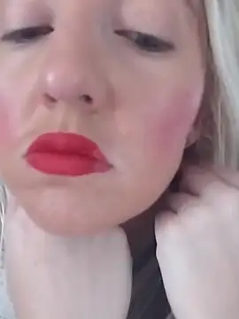 Snapshot of Mllesha74000 chatting on 11/02/25, 01:02 Mllesha74000 online show from 11/02/25, 01:02