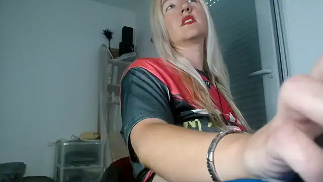Mllesha74000 online show from 07/07/26, 01:37