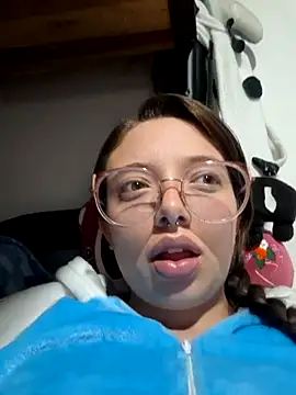 linda-schmidt online show from 10/26/25, 03:45