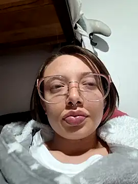 linda-schmidt online show from 03/05/26, 01:45