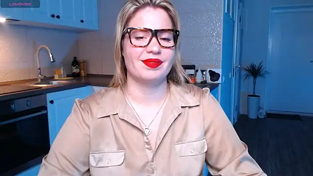 HotTiffani online show from 01/24/25, 08:13