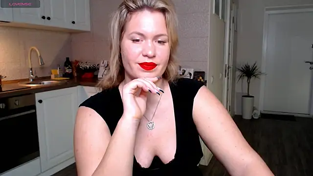 HotTiffani online show from 01/29/25, 09:44