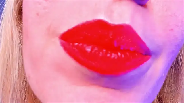 HotTiffani online show from 02/04/26, 09:15