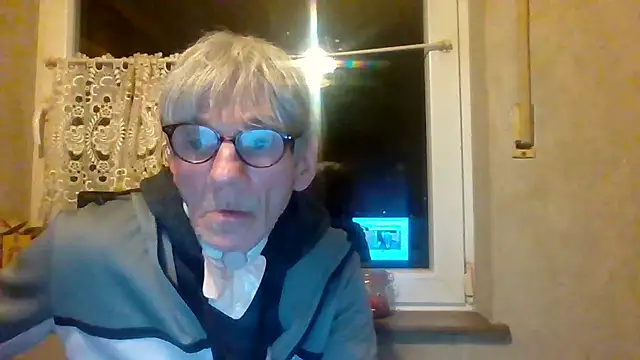 Snapshot of InMeinenMund chatting on 12/06/24, 04:38 InMeinenMund online show from 12/06/24, 04:38