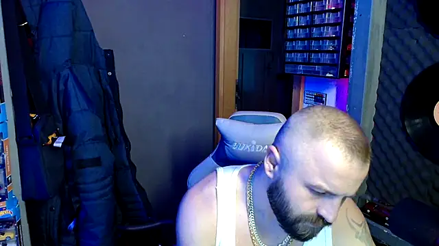 maik808888 online show from 03/03/26, 02:34