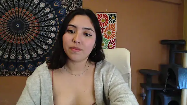 Snapshot of IntimateTales chatting on 01/10/25, 04:30 IntimateTales online show from 01/10/25, 04:30