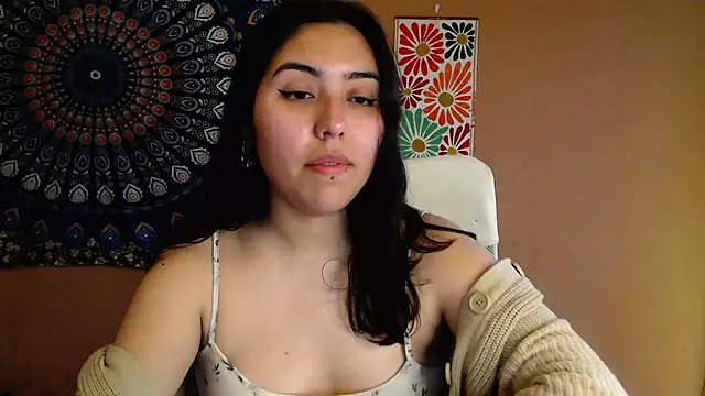 Snapshot of IntimateTales chatting on 03/19/25, 04:02 IntimateTales online show from 03/19/25, 04:02