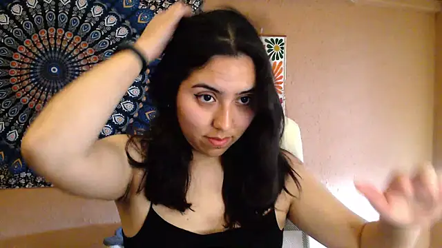 Snapshot of IntimateTales chatting on 03/20/25, 12:43 IntimateTales online show from 03/20/25, 12:43