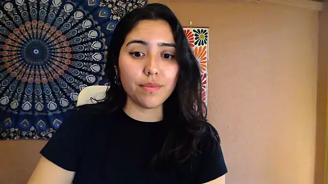 Snapshot of IntimateTales chatting on 03/20/25, 03:47 IntimateTales online show from 03/20/25, 03:47