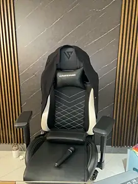 KellyBrooklyn  online show from 10/28/25, 03:14