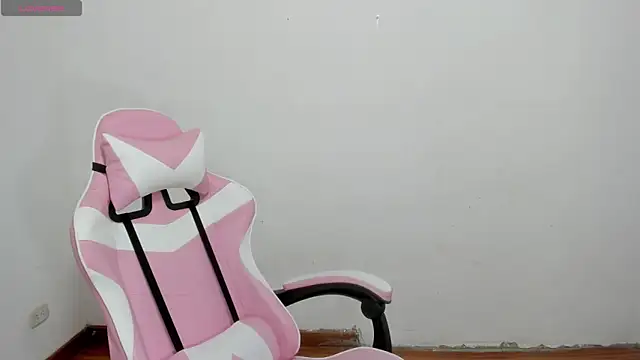 Snapshot of Anal_Milky_Momma chatting on 01/11/25, 06:12 Anal Milky Momma online show from 01/11/25, 06:12