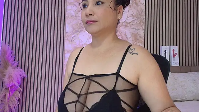 JuliRamirez online show from 09/12/25, 12:16