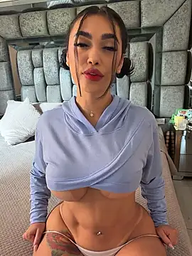 Snapshot of emma_andrew1 chatting on 01/15/26, 04:33 emma andrew1 online show from 01/15/26, 04:33