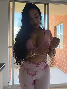 Snapshot of emma_andrew1 chatting on 01/17/26, 03:50 emma andrew1 online show from 01/17/26, 03:50