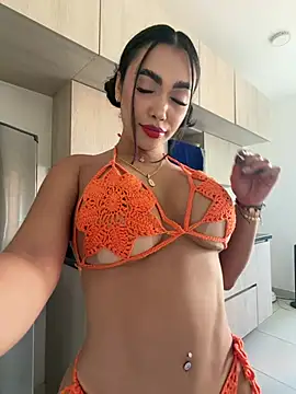 Snapshot of emma_andrew1 chatting on 02/11/26, 05:29 emma andrew1 online show from 02/11/26, 05:29