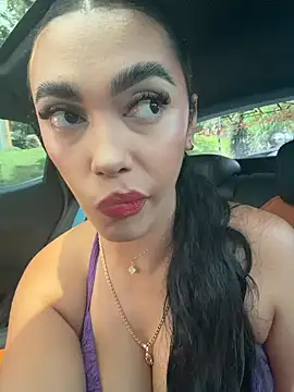 Snapshot of emma_andrew1 chatting on 02/19/26, 04:36 emma andrew1 online show from 02/19/26, 04:36