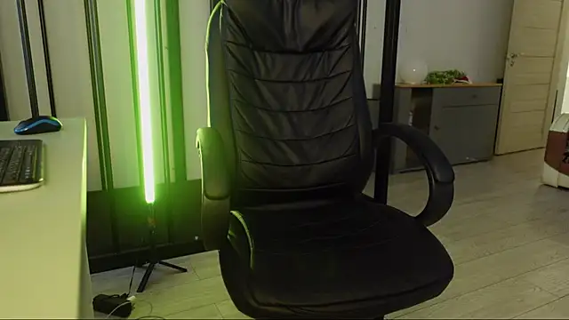 Snapshot of Tommy_Burnz chatting on 01/09/25, 09:37 Tommy Burnz online show from 01/09/25, 09:37