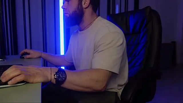 Snapshot of Tommy_Burnz chatting on 01/10/25, 02:46 Tommy Burnz online show from 01/10/25, 02:46