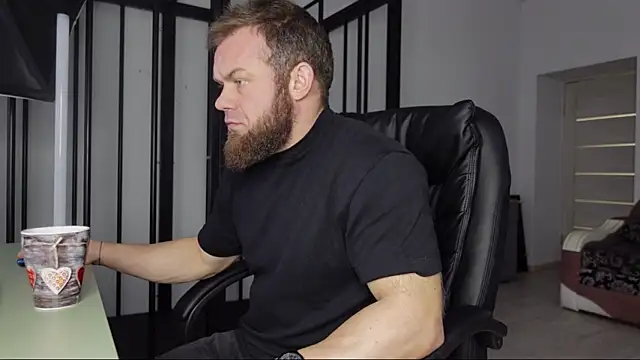 Snapshot of Tommy_Burnz chatting on 03/03/25, 09:11 Tommy Burnz online show from 03/03/25, 09:11