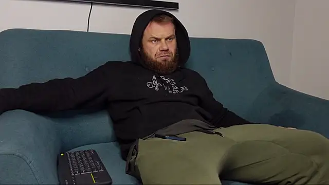 Snapshot of Tommy_Burnz chatting on 03/10/25, 11:27 Tommy Burnz online show from 03/10/25, 11:27