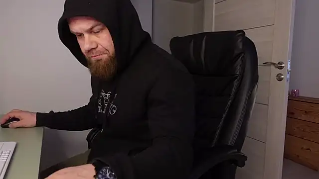 Snapshot of Tommy_Burnz chatting on 03/12/25, 05:35 Tommy Burnz online show from 03/12/25, 05:35