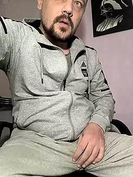 Snapshot of DanielOhCool chatting on 12/06/24, 04:17 DanielOhCool online show from 12/06/24, 04:17