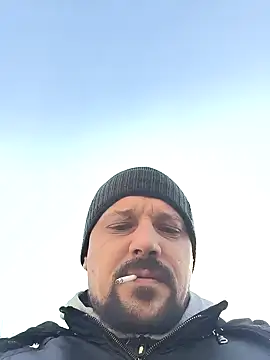 Snapshot of DanielOhCool chatting on 02/11/25, 11:10 DanielOhCool online show from 02/11/25, 11:10