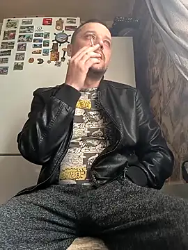 Snapshot of DanielOhCool chatting on 03/02/25, 07:32 DanielOhCool online show from 03/02/25, 07:32