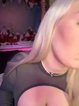 LaraHollywood online show from 01/05/25, 03:34