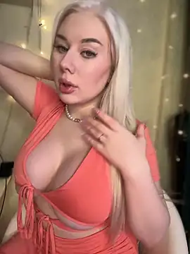 LaraHollywood online show from 02/01/25, 02:37