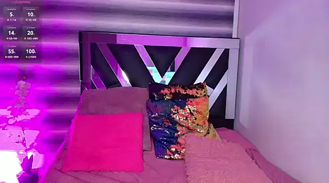 cami suarez  online show from 02/02/25, 07:41