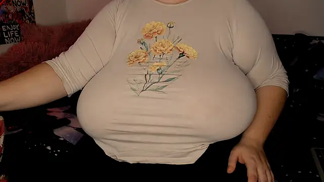 SenzualHotM online show from 11/18/25, 11:36