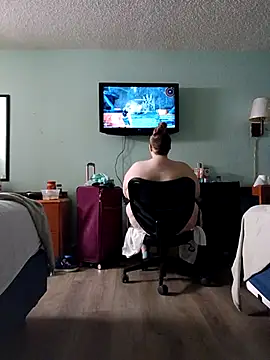 Oowwwii online show from 12/01/25, 05:45