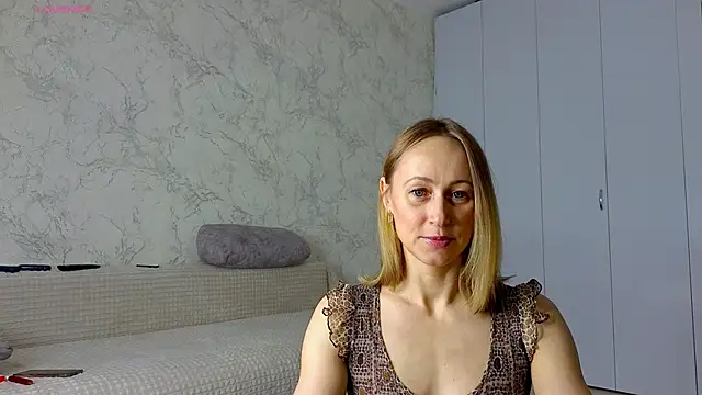 sweeetgirls2021 online show from 03/27/26, 02:50