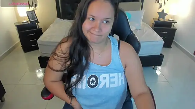 Snapshot of emily_lovexx chatting on 09/09/25, 08:19 emily lovexx online show from 09/09/25, 08:19