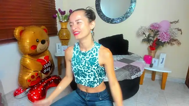 NicoleSantana online show from 04/23/26, 10:45