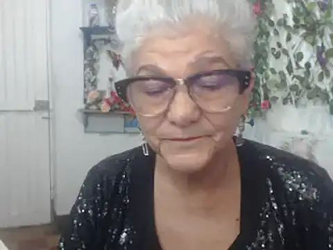 Snapshot of FunnyGrandma chatting on 01/11/25, 03:13 FunnyGrandma online show from 01/11/25, 03:13