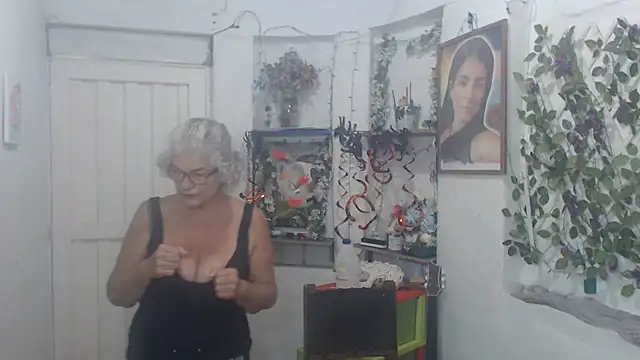 FunnyGrandma online show from 10/23/25, 03:06