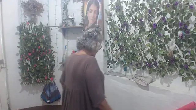 FunnyGrandma online show from 11/10/25, 10:20