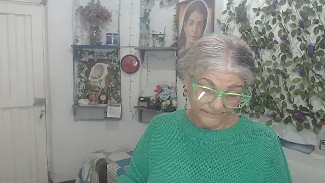 FunnyGrandma online show from 03/31/26, 11:38