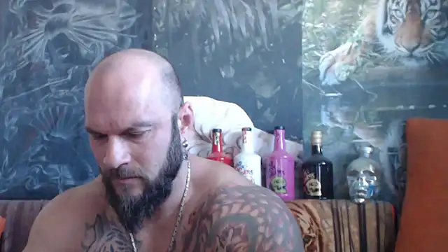 Snapshot of viking_30 chatting on 09/24/25, 05:44 viking 30 online show from 09/24/25, 05:44