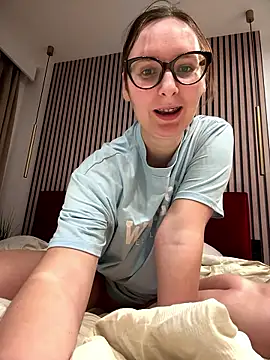 Snapshot of The_Snowwhitee chatting on 01/10/26, 03:58 The Snowwhitee online show from 01/10/26, 03:58