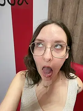 The Snowwhitee online show from 04/18/26, 09:13