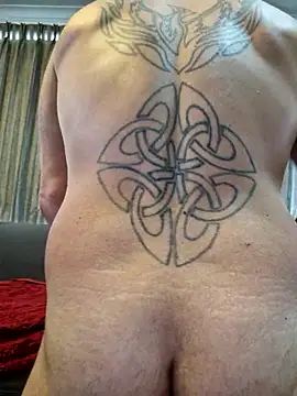 Snapshot of PhoenixDesire@xh chatting on 03/17/25, 11:32 PhoenixDesirexh online show from 03/17/25, 11:32