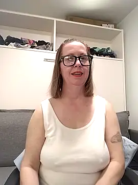 SweetandNaughty1 online show from 02/04/26, 09:31