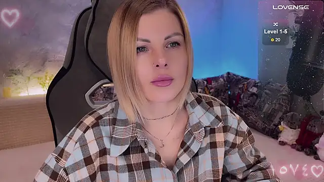 Snapshot of Your_Sweet_Lilu chatting on 12/02/24, 02:52 Your Sweet Lilu online show from 12/02/24, 02:52