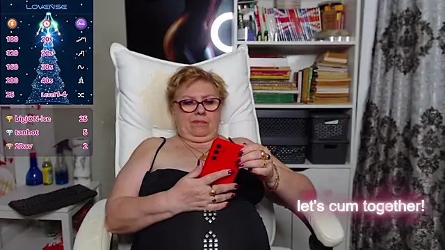 Snapshot of Mella4you chatting on 12/12/24, 11:18 Mella4you online show from 12/12/24, 11:18