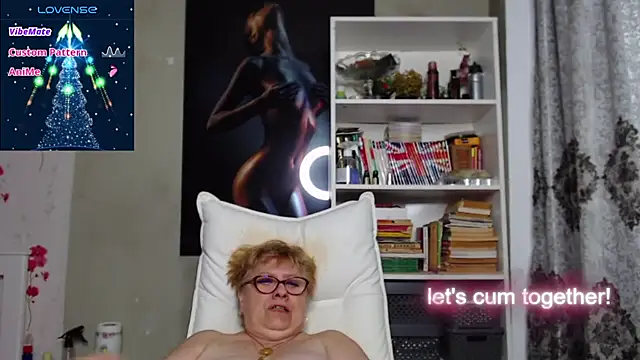 Snapshot of Mella4you chatting on 12/16/24, 07:04 Mella4you online show from 12/16/24, 07:04