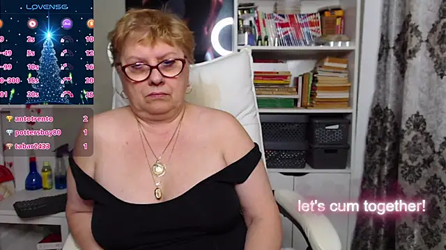 Snapshot of Mella4you chatting on 12/16/24, 10:08 Mella4you online show from 12/16/24, 10:08